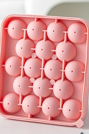 Maylive-Ice Cube Moulds-Ice Cube Tray, Flexible Silicone 18 Ice Balls Maker with Lid BPA Free Easy-Release Ice Cube Trays for Freezer.
